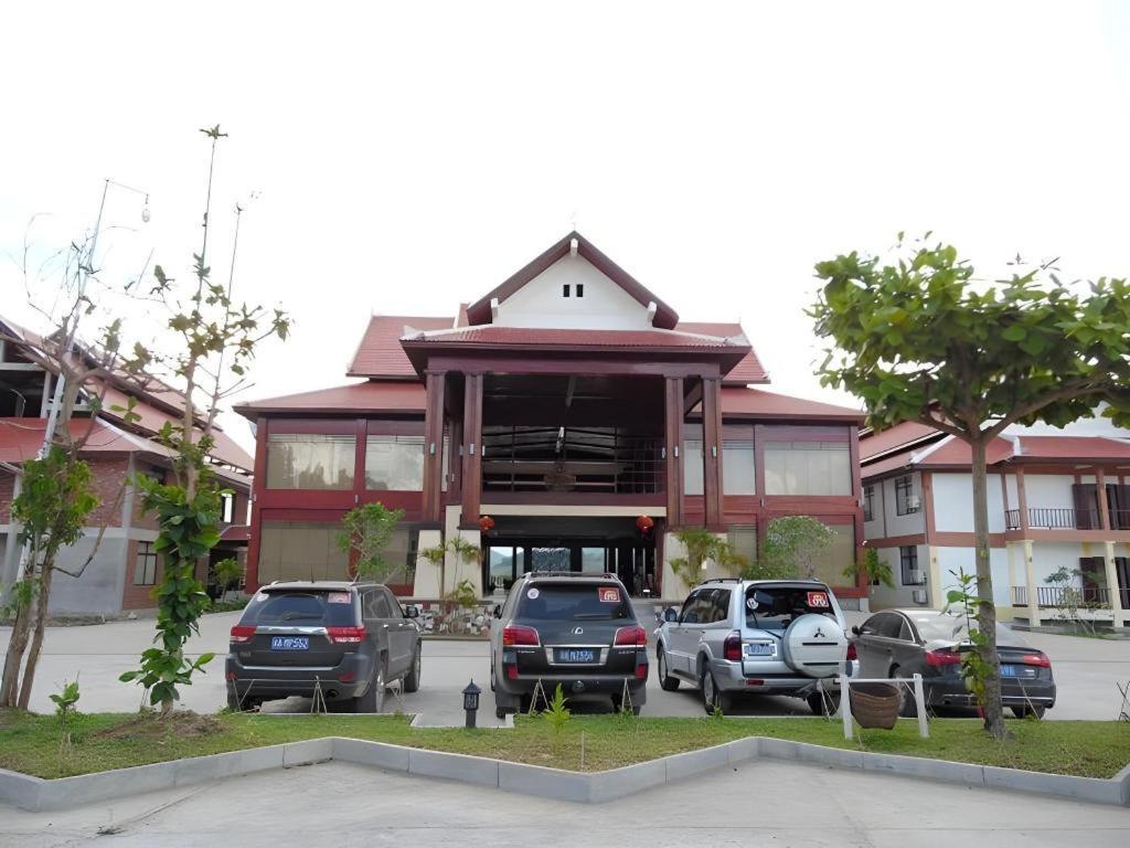 Xishuangbanna Hotel Managed By Xandria Hotel Luang Prabang Exterior foto